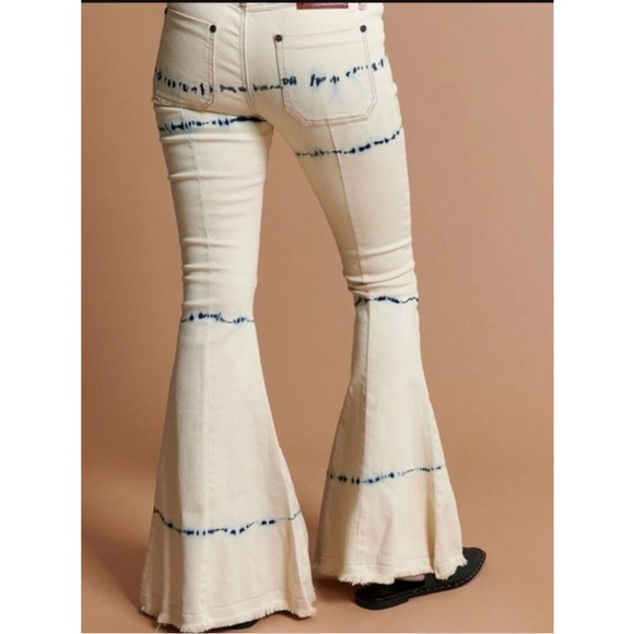 ONE Teaspoon Ziggy Bleach Flares Size 22 - Picture 3 of 10